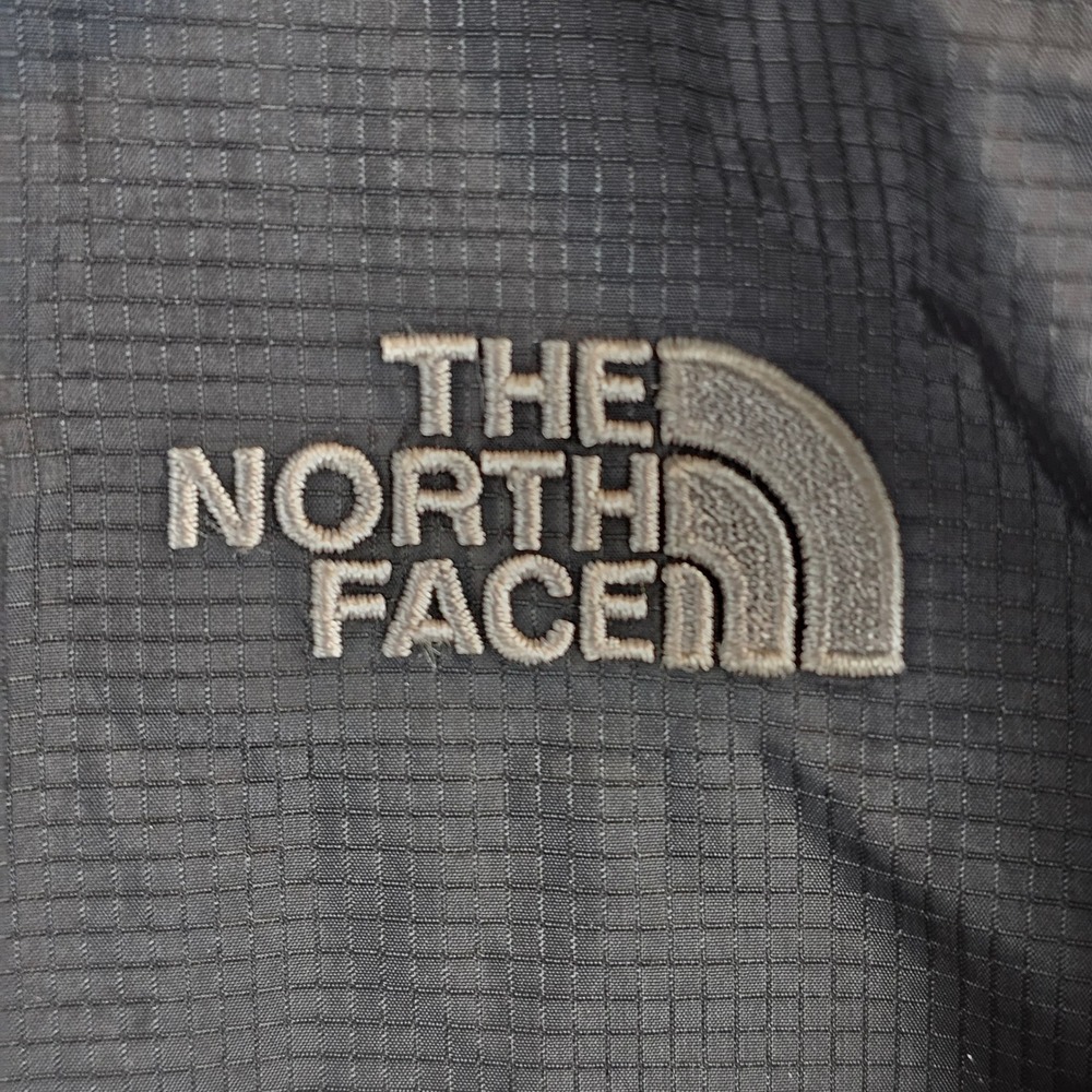 The North Face HyVent 2.5L Rain Jacket Womens Small Black Hooded Ripstop Shell - Picture 12 of 13